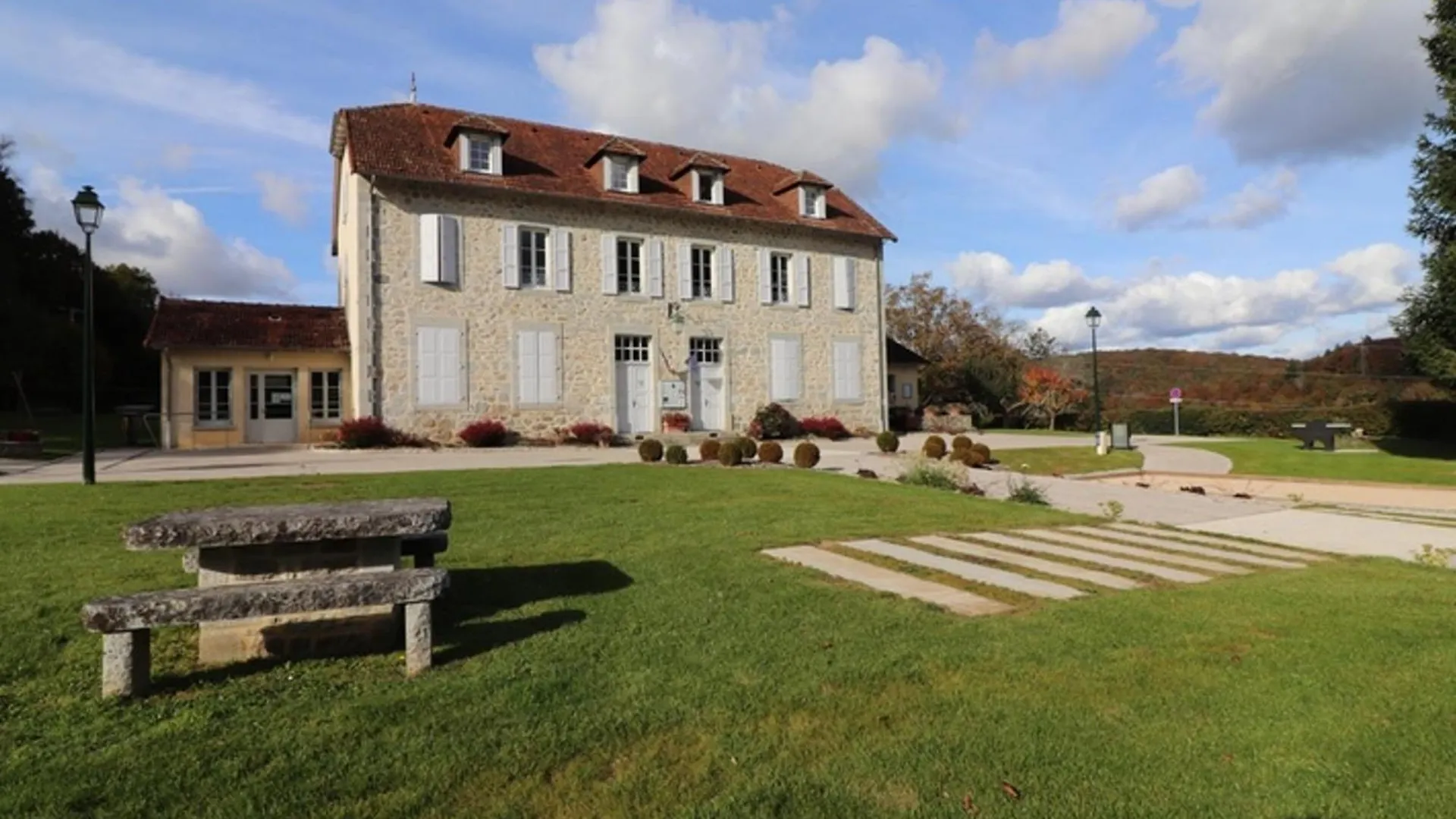 Holiday home Gite Renove Pres Du Lac De Saint-Etienne Cantales, 4 Pers, Tout Equipe Avec Jardin, Tv, Wifi Et Plus ! - Fr-1-742-400