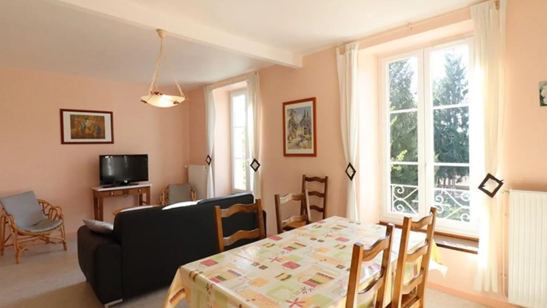 Gite Renove Pres Du Lac De Saint-Etienne Cantales, 4 Pers, Tout Equipe Avec Jardin, Tv, Wifi Et Plus ! - Fr-1-742-400 Holiday home Saint-Gerons