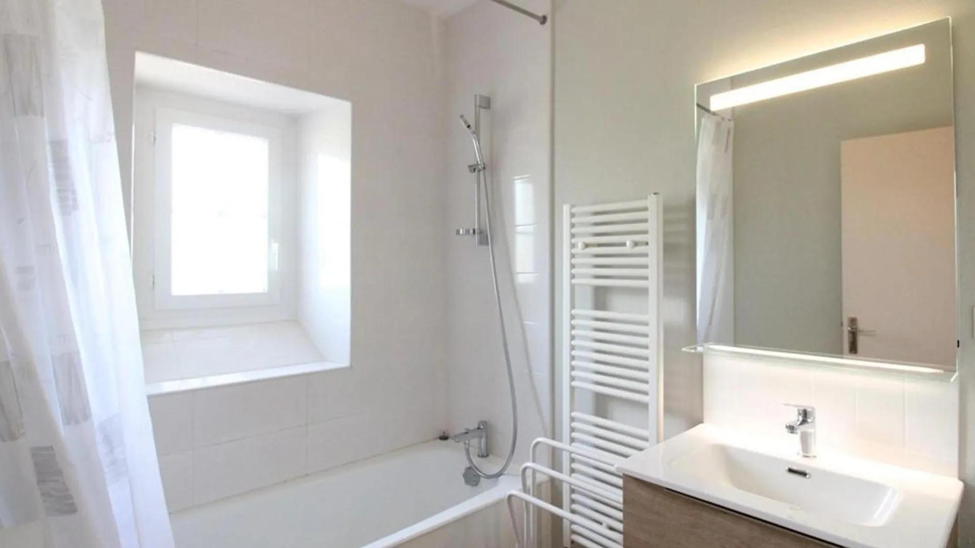 Gite Renove Pres Du Lac De Saint-Etienne Cantales, 4 Pers, Tout Equipe Avec Jardin, Tv, Wifi Et Plus ! - Fr-1-742-400 0*, Saint-Gerons